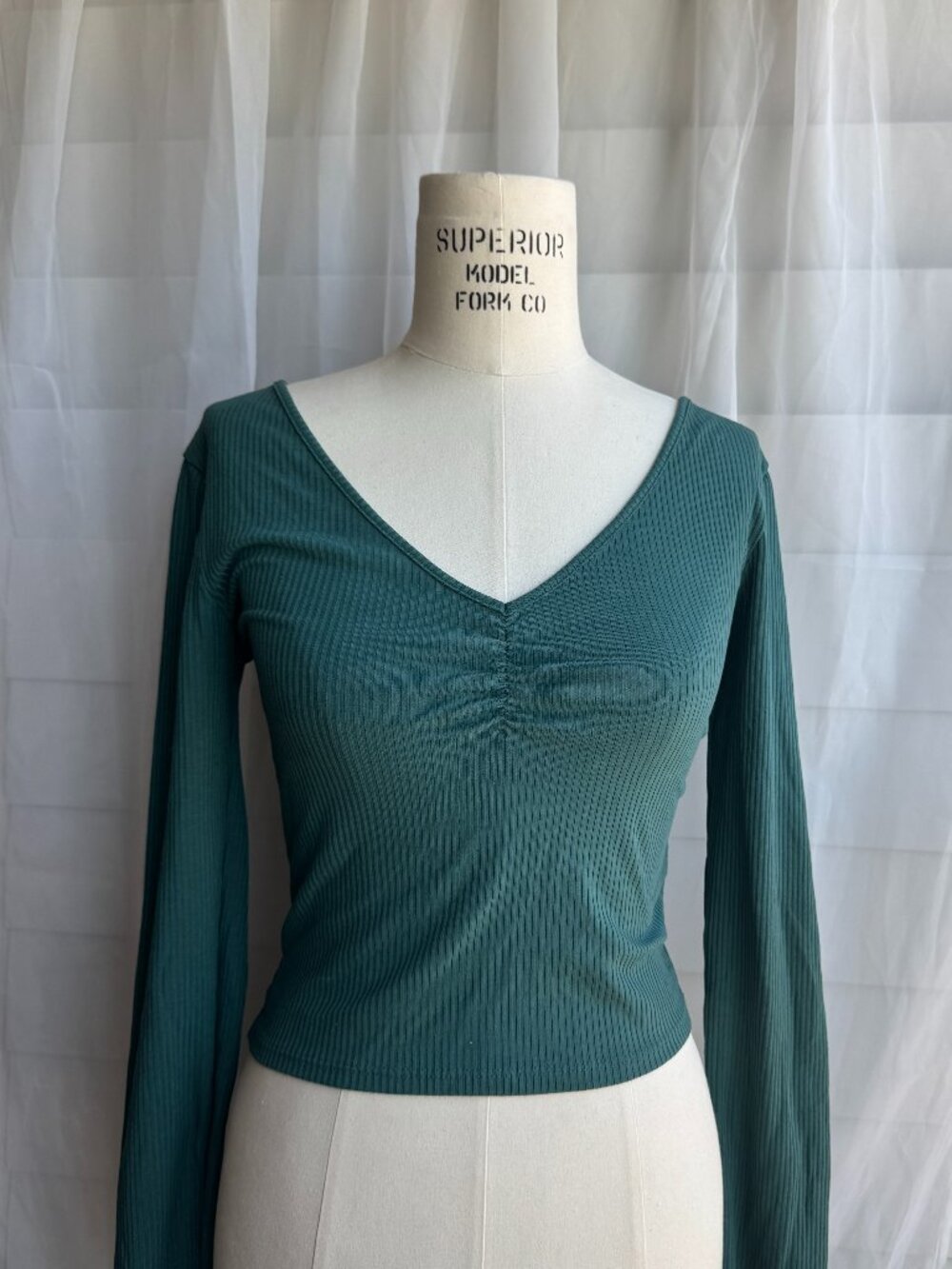 ribbed v-neck long sleeve